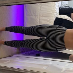 BRAND NEW STRIPPED LULU LEGGINGS